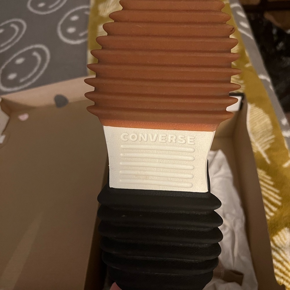 Platform Converse - image 2